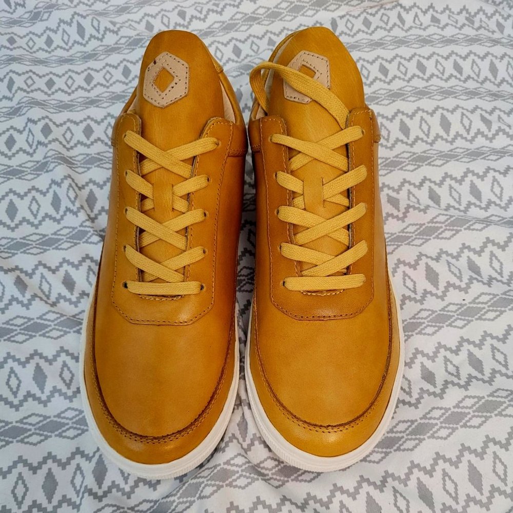 Six Hundred Four Alexander Sneakers.  Size 5.5.  NIB
